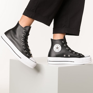 CONVERSE Σνίκερ ψηλό 'CHUCK TAYLOR ALL STAR LIFT HI LEATHER' σε μαύρο: μπροστά