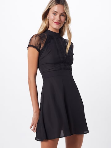 Boohoo Βραδινό φόρεμα 'Lace Detail Mini Dress' σε μαύρο: μπροστά