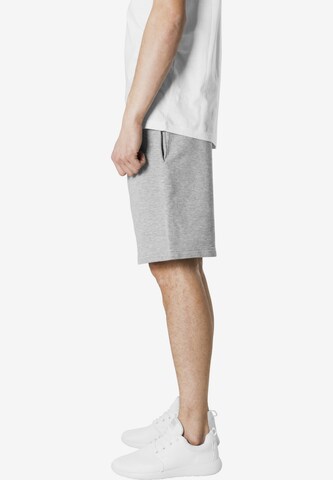 Urban Classics Loosefit Shorts in Grau