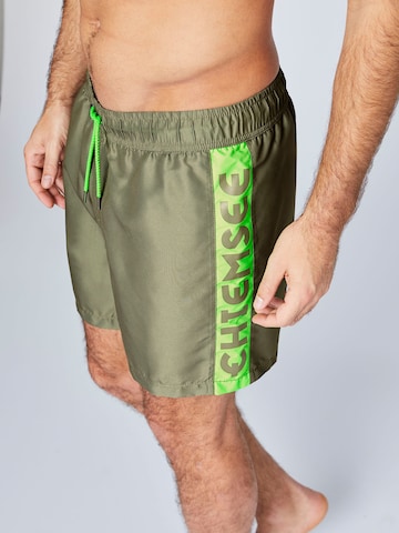 Regular Shorts de bain CHIEMSEE en vert