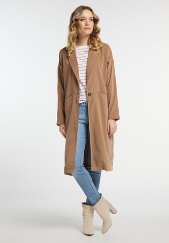 DREIMASTER Between-Seasons Coat in Beige: front