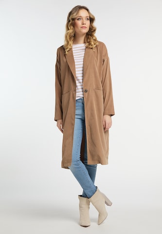 DREIMASTER Between-Seasons Coat in Beige: front