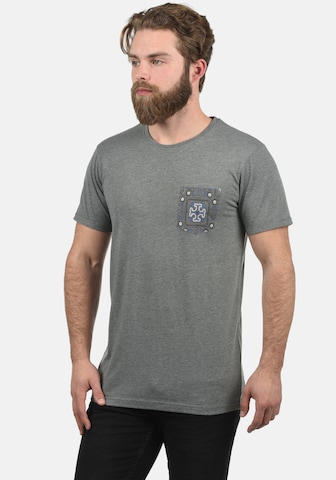 T-Shirt 'Ilari' !Solid en gris : devant