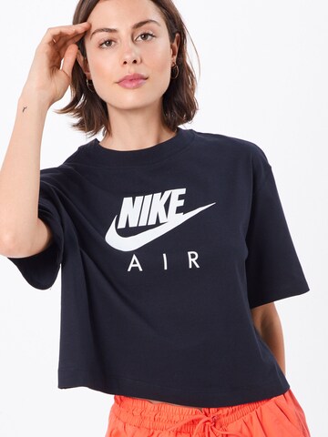 T-shirt Nike Sportswear en noir : devant