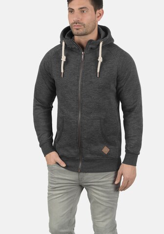 !Solid Sweatvest 'Vitu' in Grijs: voorkant
