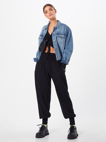 Urban Classics Loose fit Pants in Black