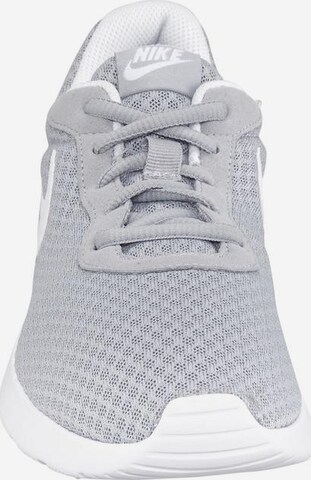 Nike Sportswear Sneaker 'Tanjun' in Grau
