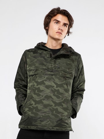 Urban Classics Between-Season Jacket 'Padded' in Green: front