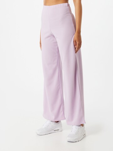 SISTERS POINT Wide Leg Hose in Lila: Vorderseite