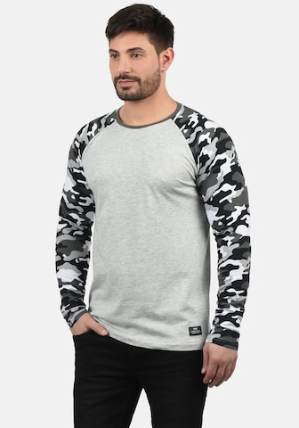 T-Shirt 'Cajus' !Solid en gris : devant