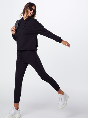 Urban Classics Sweatshirt i svart