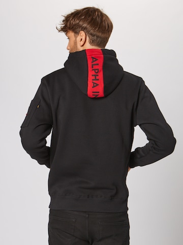 ALPHA INDUSTRIES Regularny krój Bluzka sportowa 'Red Stripe' w kolorze czarny: tył