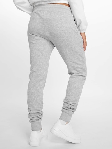 Effilé Pantalon Just Rhyse en gris