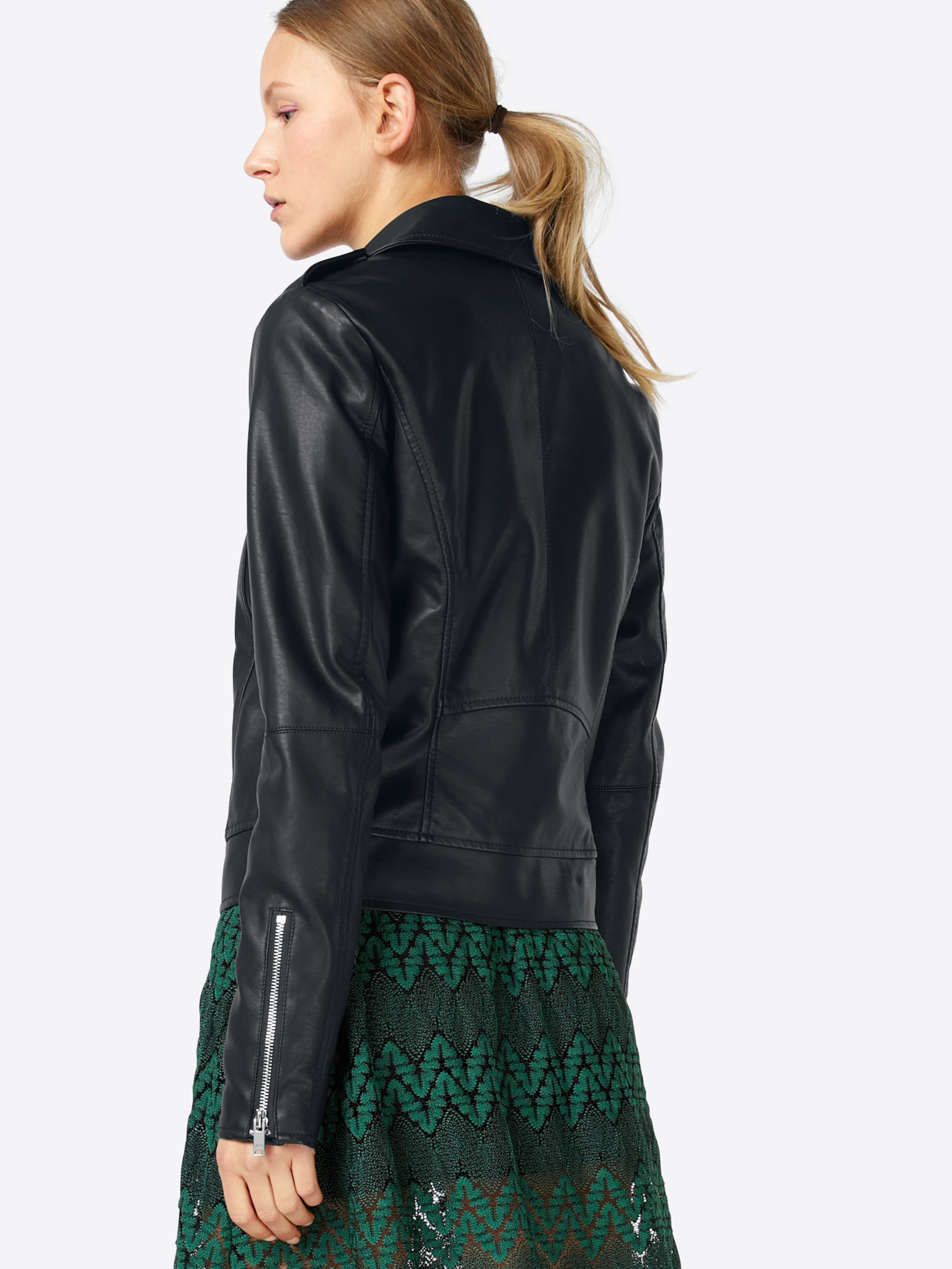 VILA Демисезонная куртка ' VICara ' в Черный