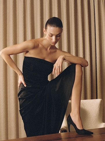 Strapless Evening Gown Look