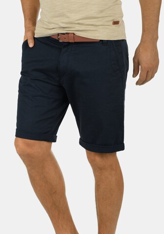 !Solid Regular Chinoshorts in Blau: predná strana