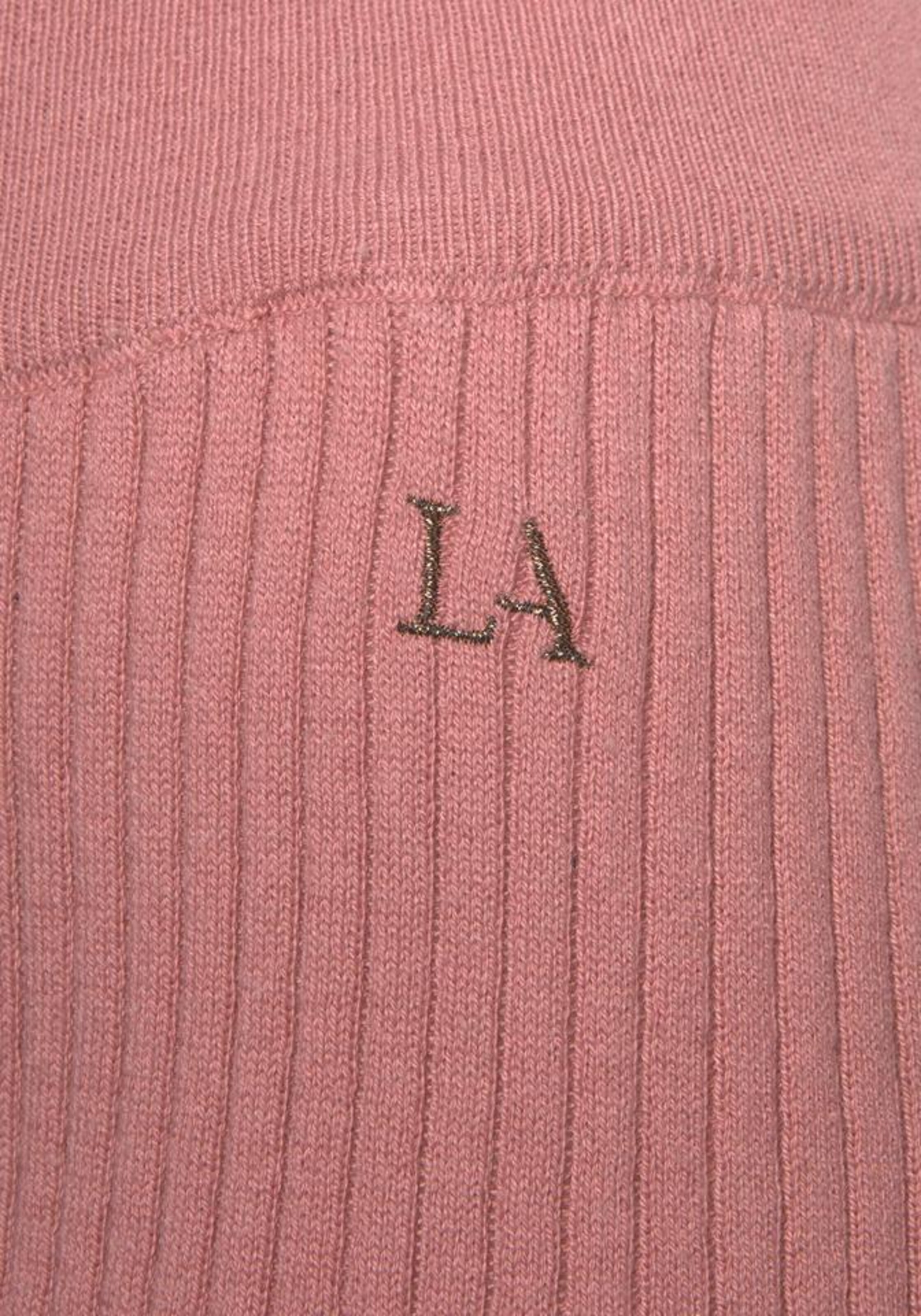 BENCH Slimfit Shorts in Pink