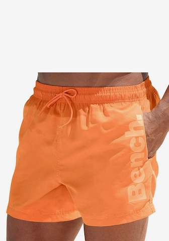 BENCH - Calções de banho em laranja: frente