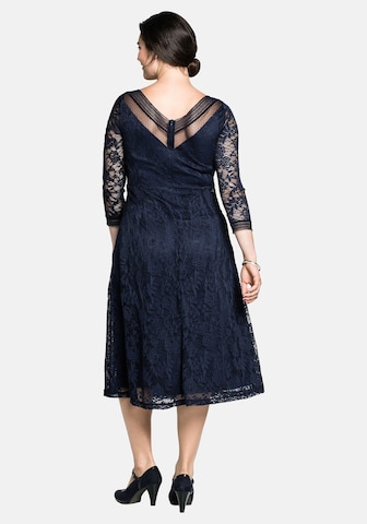 Rochie de cocktail de la SHEEGO pe albastru