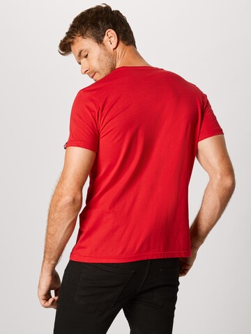 ALPHA INDUSTRIES - Regular Fit Camisa em vermelho: atrás