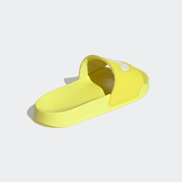 ADIDAS ORIGINALS Pantofle 'Adilette' – žlutá