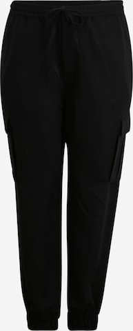 Urban Classics Tapered Cargo Pants in Black: front