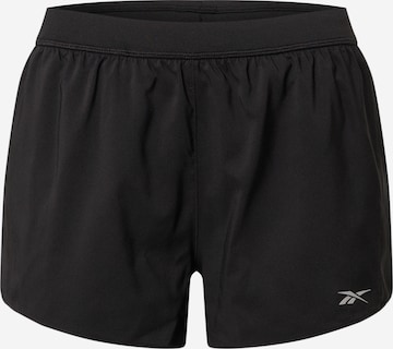 Reebok Regular Sportshorts in Schwarz: predná strana