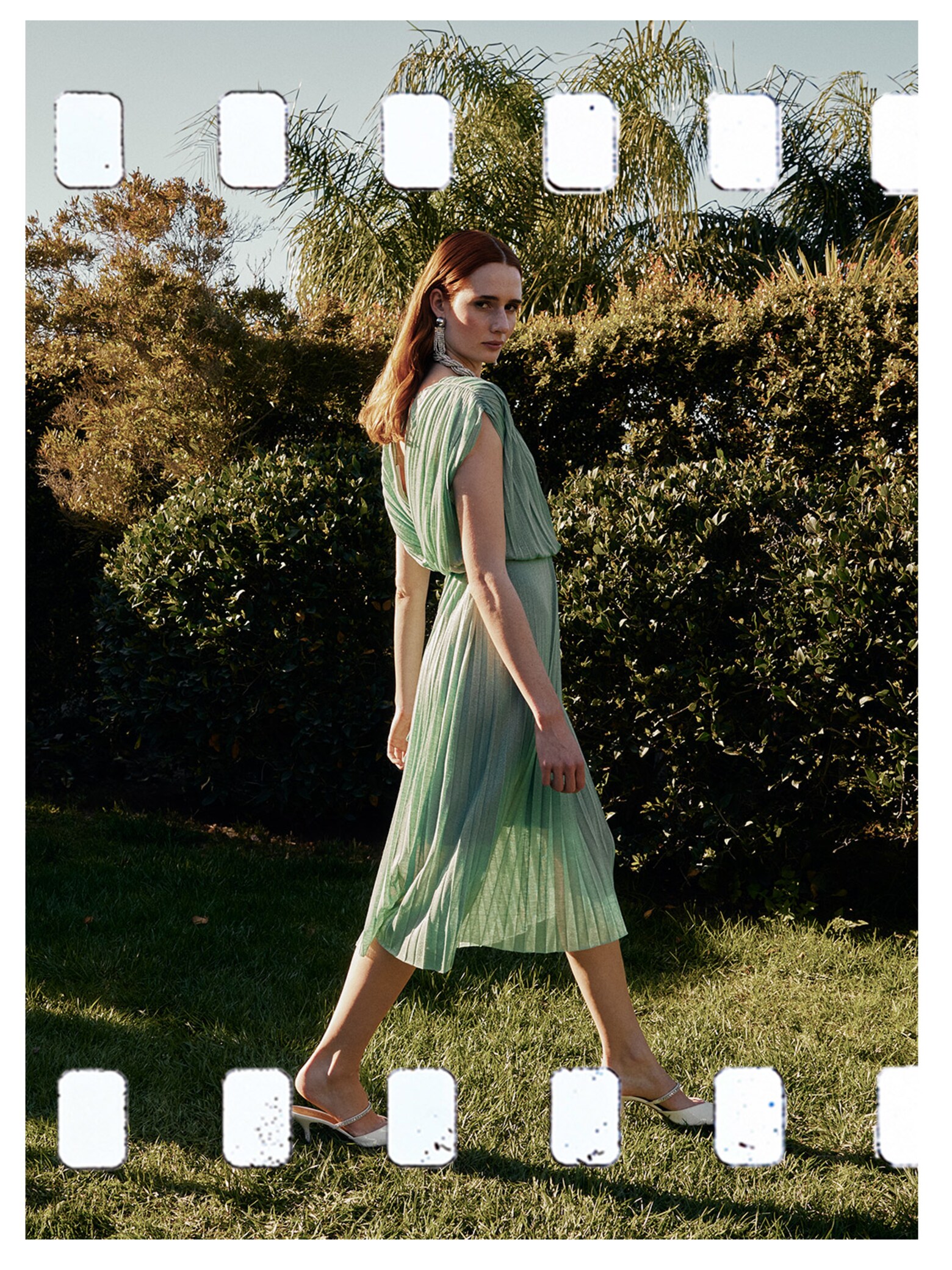 Allegra C. - Chic Pastel Green Pleated Look by WE Fashion