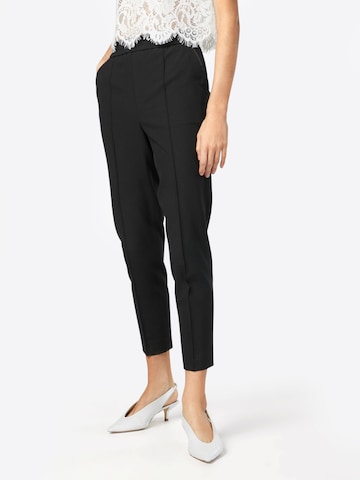 Filippa K Tapered Broek 'Fiona Peg' in Zwart: voorkant