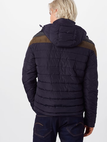 Superdry Regular fit Prehodna jakna 'Ultra Chevron Fuji' | črna barva