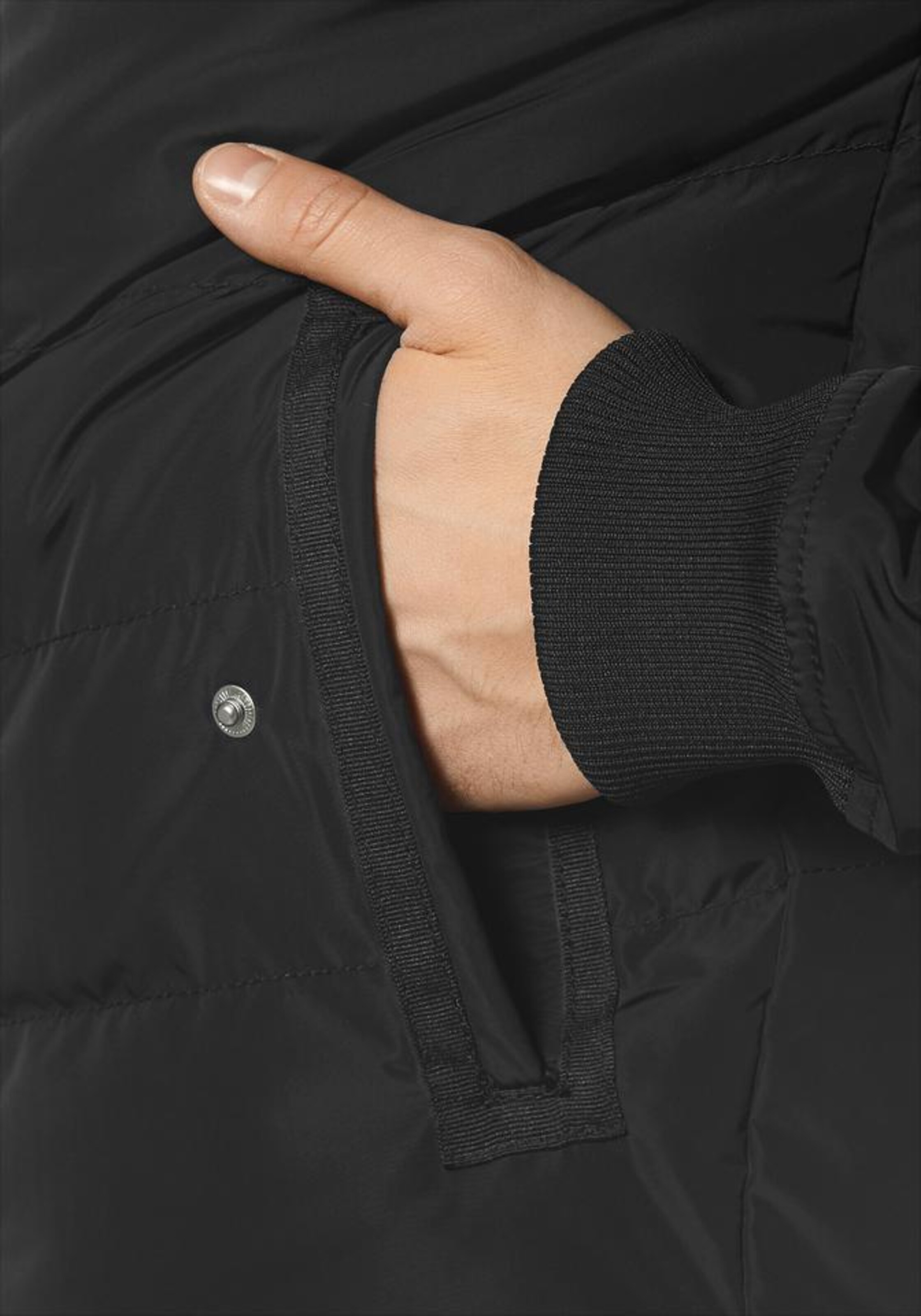 Bruno Banani Steppjacke in Schwarz
