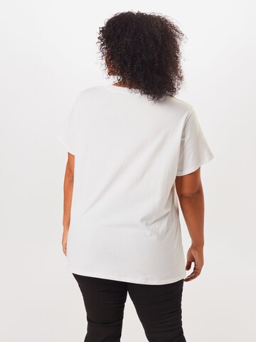 Levi's® Plus T-shirt 'Perfect' i vit