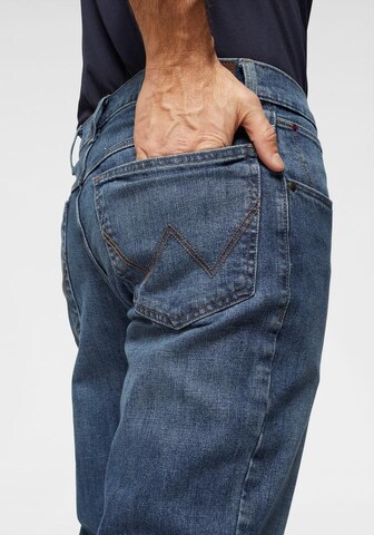 WRANGLER Regular Jeans 'Authentic Straight' in Blau