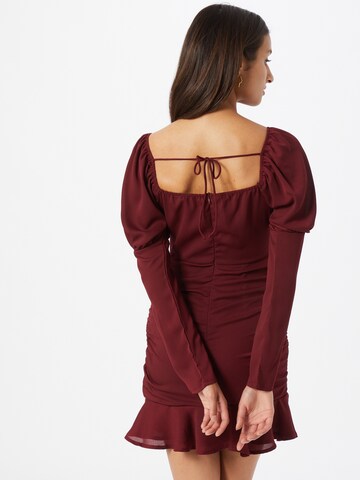 Robe Parallel Lines en rouge