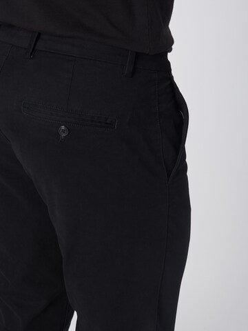 GAPSlimfit Chino hlače 'Essential' - crna boja