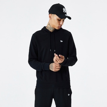 NEW ERA Sweatshirt 'Essential' in Schwarz: Vorderseite
