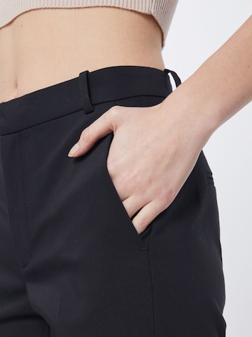 InWear Regular Pressveckad byxa 'Zella' i svart