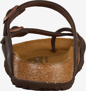 BIRKENSTOCK - Chinelos de dedo 'Mayari' em castanho