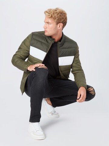 Coupe regular Veste mi-saison 'Magic' JACK & JONES en vert