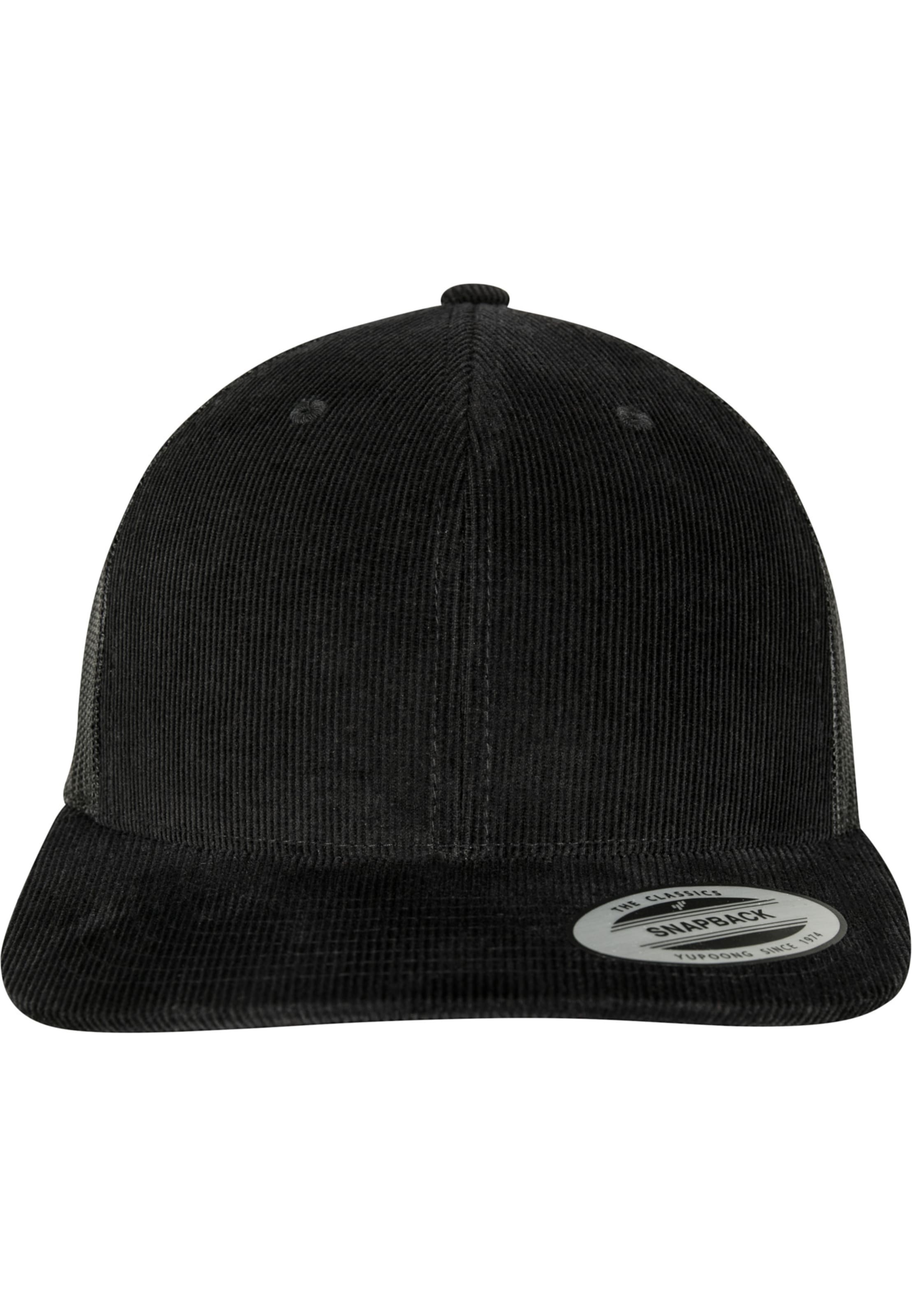 Flexfit Pet 'Corduroy Retro Trucker' in Zwart