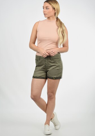 DESIRES Skinny Shorts 'Elja' in Grün