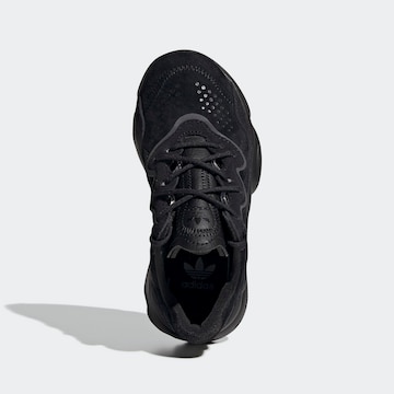 Baskets 'Ozweego' ADIDAS ORIGINALS en noir