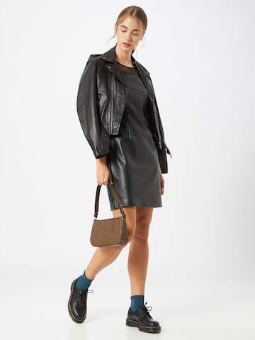 Robe 'Vibe' ONLY en noir