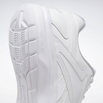 Baskets basses 'Walk Ultra 7 DMX Max' Reebok en blanc