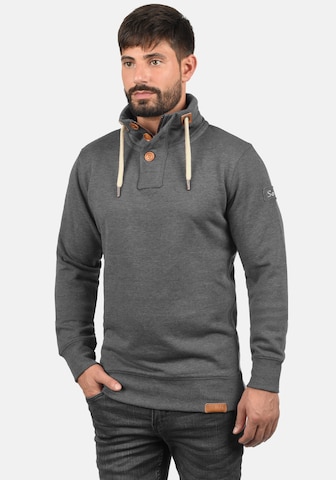 !Solid Stehkragenpullover 'TripTroyer' in Grau: predná strana