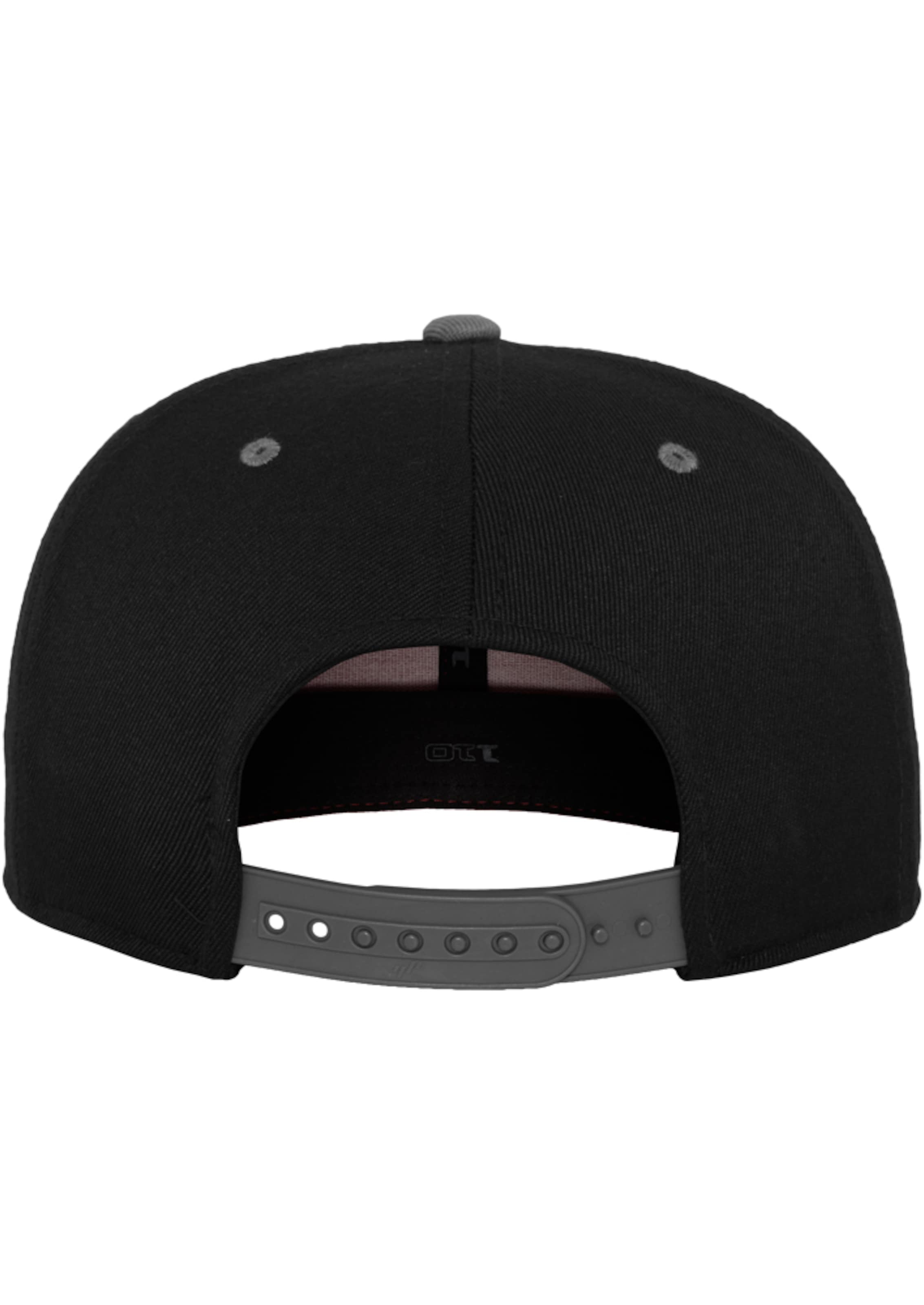 Flexfit Čiapka '110 Fitted' - Čierna