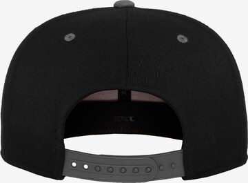 Cappello da baseball '110 Fitted' di Flexfit in nero