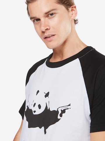 T-Shirt 'Banksy Panda' Mister Tee en blanc