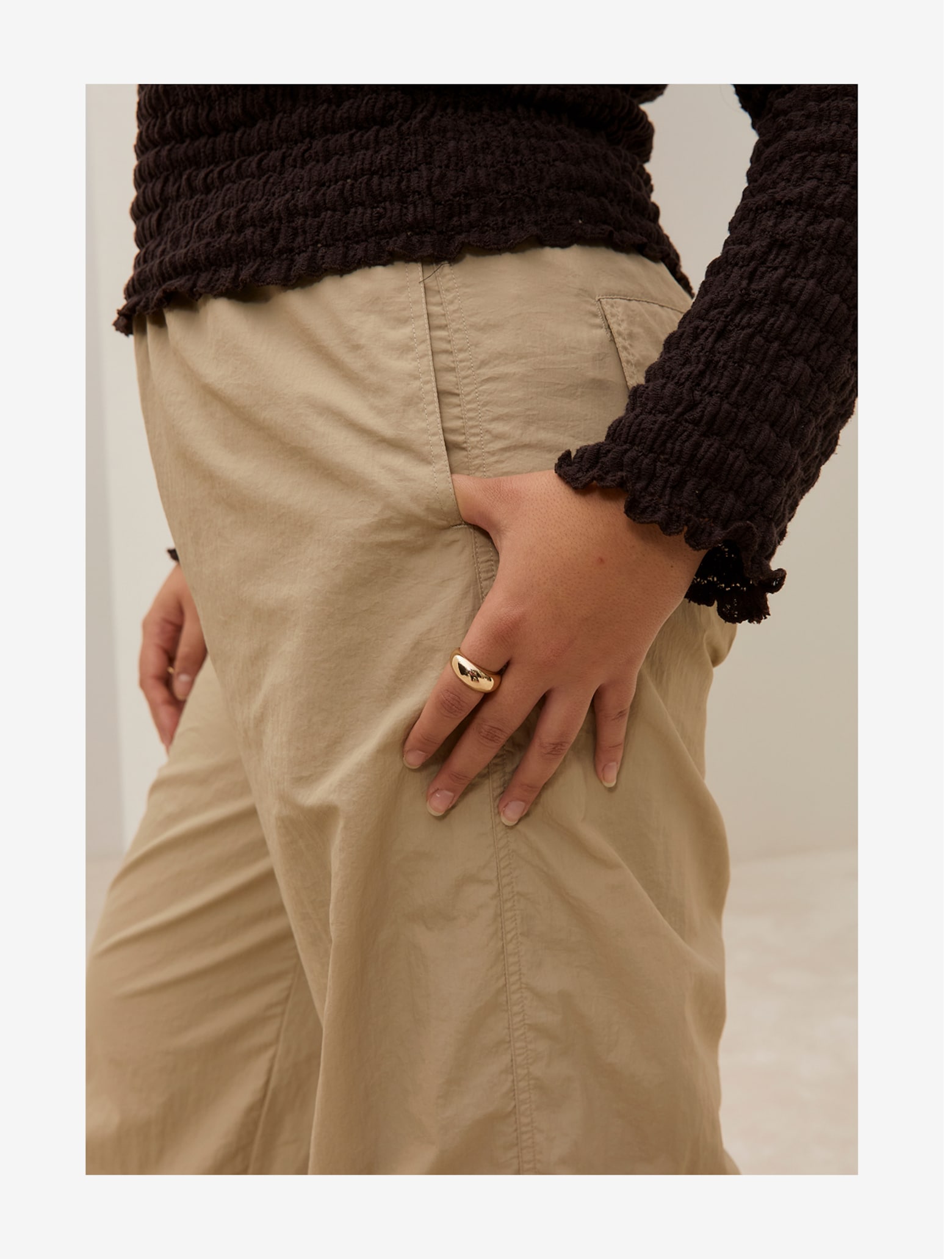 Alexa - Casual Cargopants and Brown Shirt Look