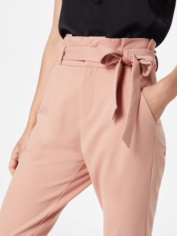 VERO MODA Slimfit Bukser med lægfolder 'VMEVA' i pink